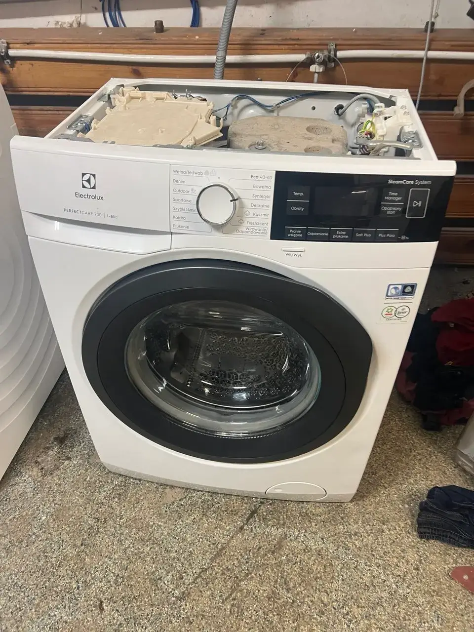 Wymiana łożyska w pralce Electrolux Mokotów – profesjonalna naprawa pralki z dojazdem do klienta w Warszawie.